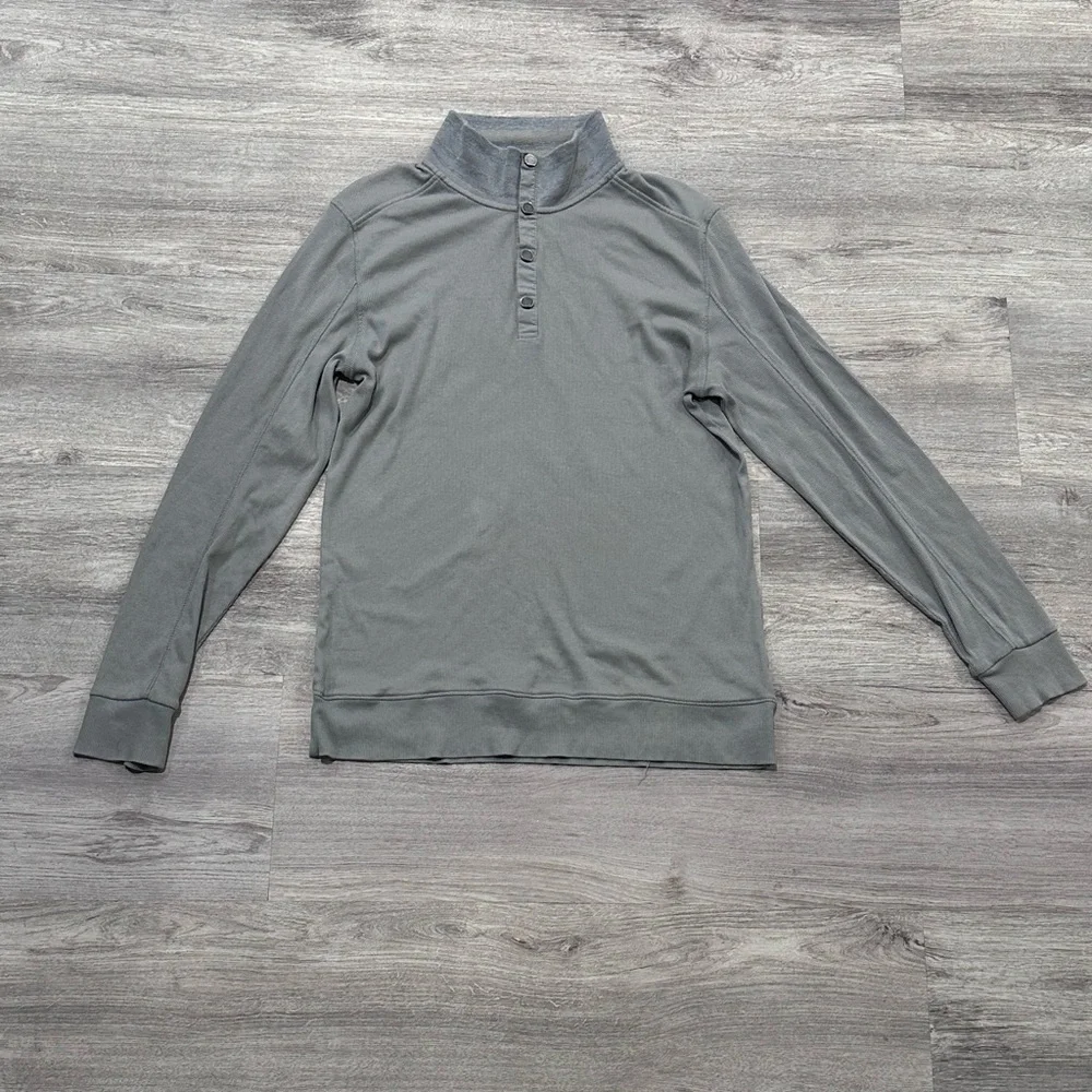 Calvin Klein Men’s Light Gray long sleeve button up 100% Cotton Top L